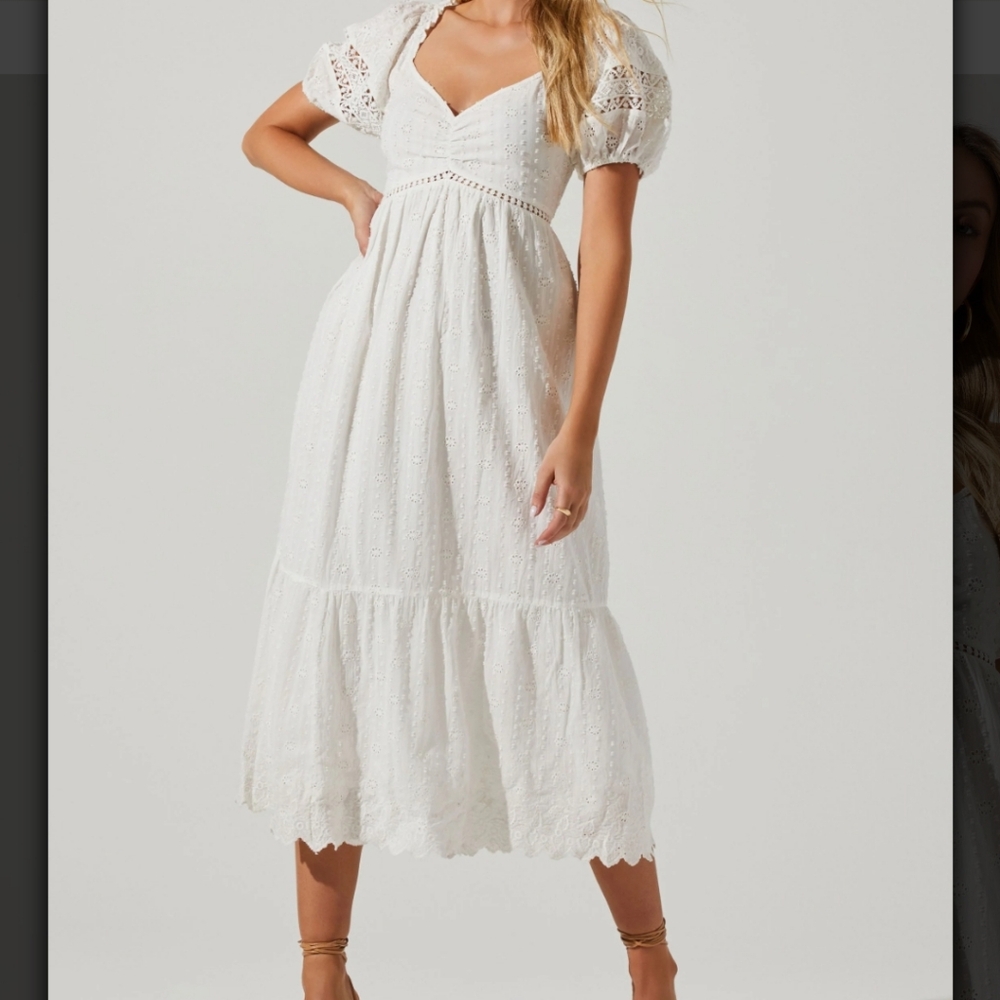 ASTR the Label Itzel Puff Sleeve Dress